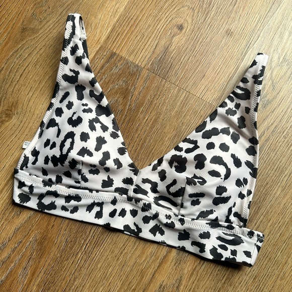 aerie Other - Aerie Black and off-white leopard print bikini top. Size small
